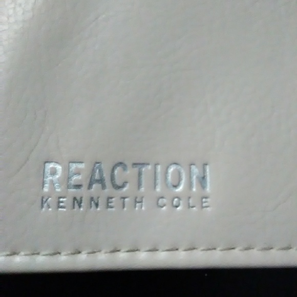 Reaction Kenneth Cole Purse - Picture 3 of 5